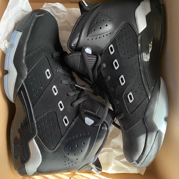 Jordan 6 - 17 - 23 Size: 11.5black-metallic Silver